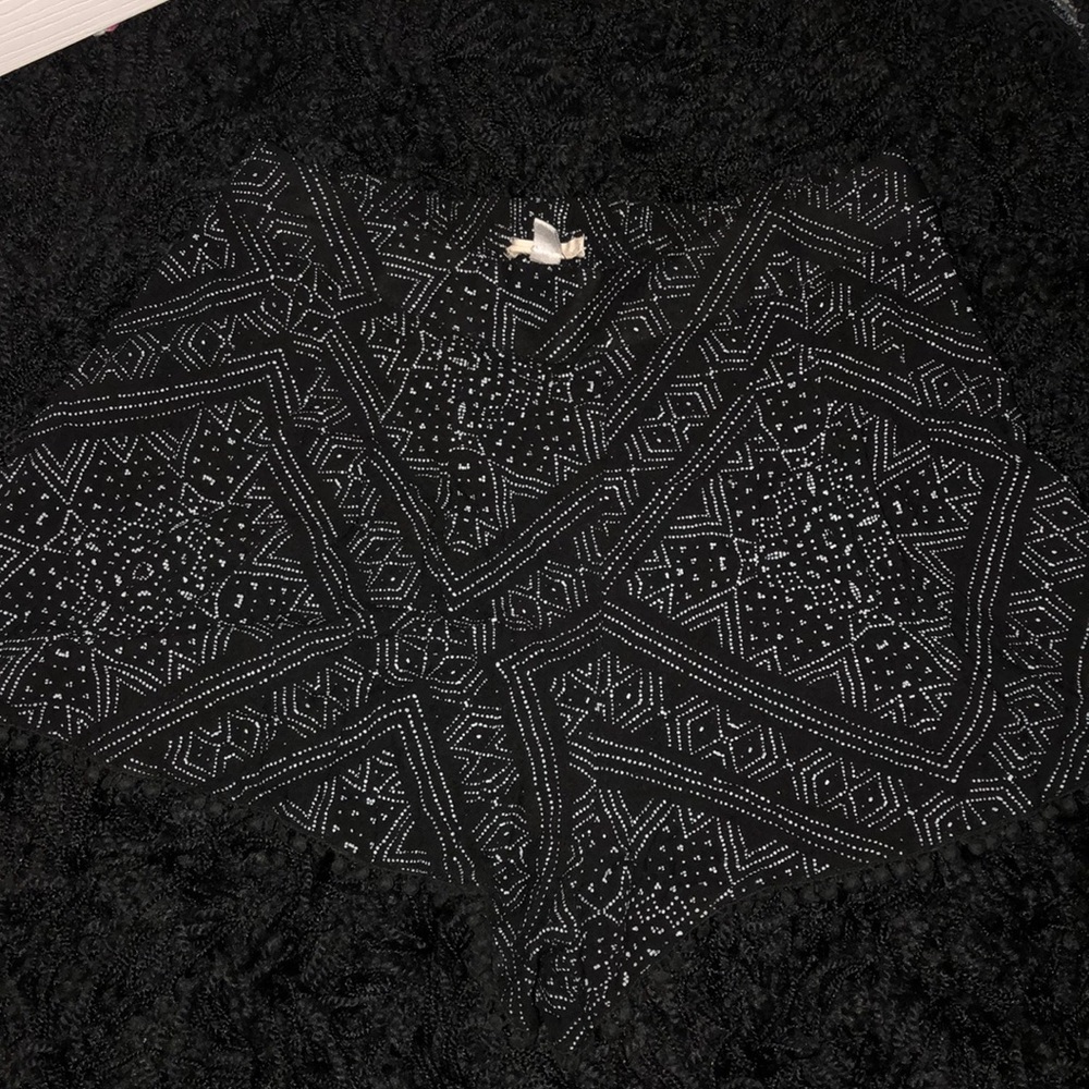 Black and white flowy shorts